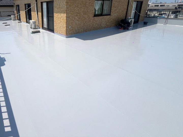 原因不明の雨漏りを徹底調査！「ウレタン防水」による防水工事で安心の仕上がりに！