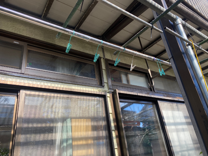 雨漏りが発生している部屋に面している外壁