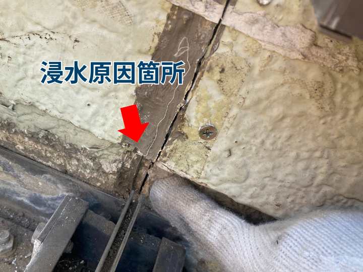 シール工事による雨漏り修理事例！シーリングの劣化が雨漏りを招く理由とは？