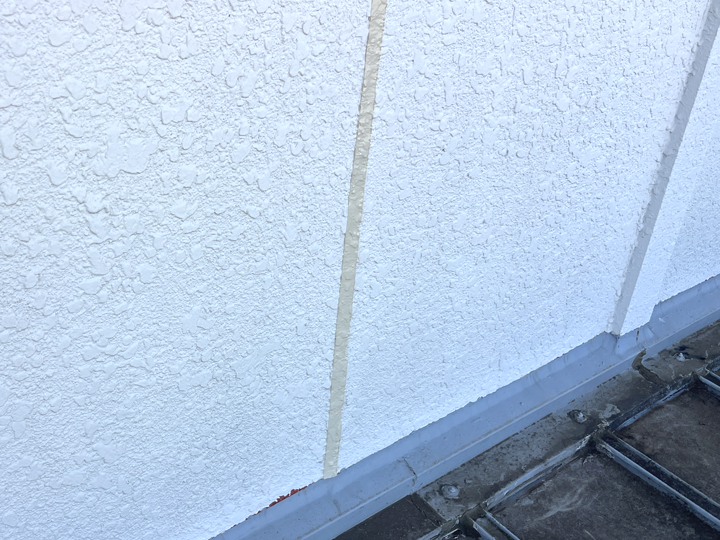 千葉市緑区で雨漏り修理｜赤外線サーモグラフィー調査で原因特定、外壁クラック補修と屋根縁切り工事を実施！