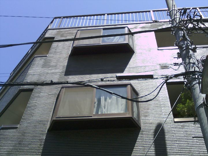 RC造マンションで発生した出窓からの雨漏り