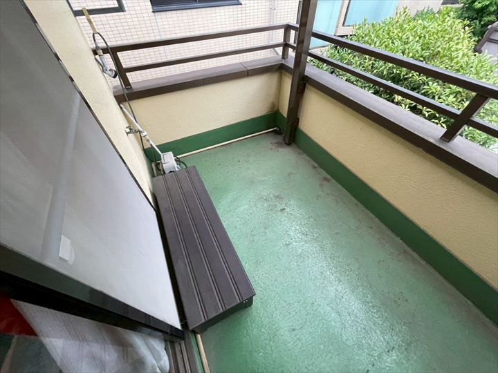 雨漏り箇所の真上にバルコニー