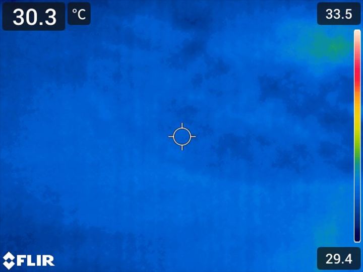 ロビー天井の温度分布を確認